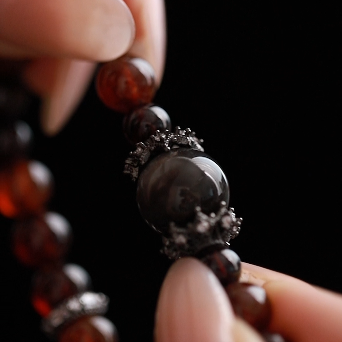 OZ Himalaya Series RD1002 Elegant Mandarin Garnet & Spessartite Garnet Bracelet - Silver Sheen Obsidian Accent