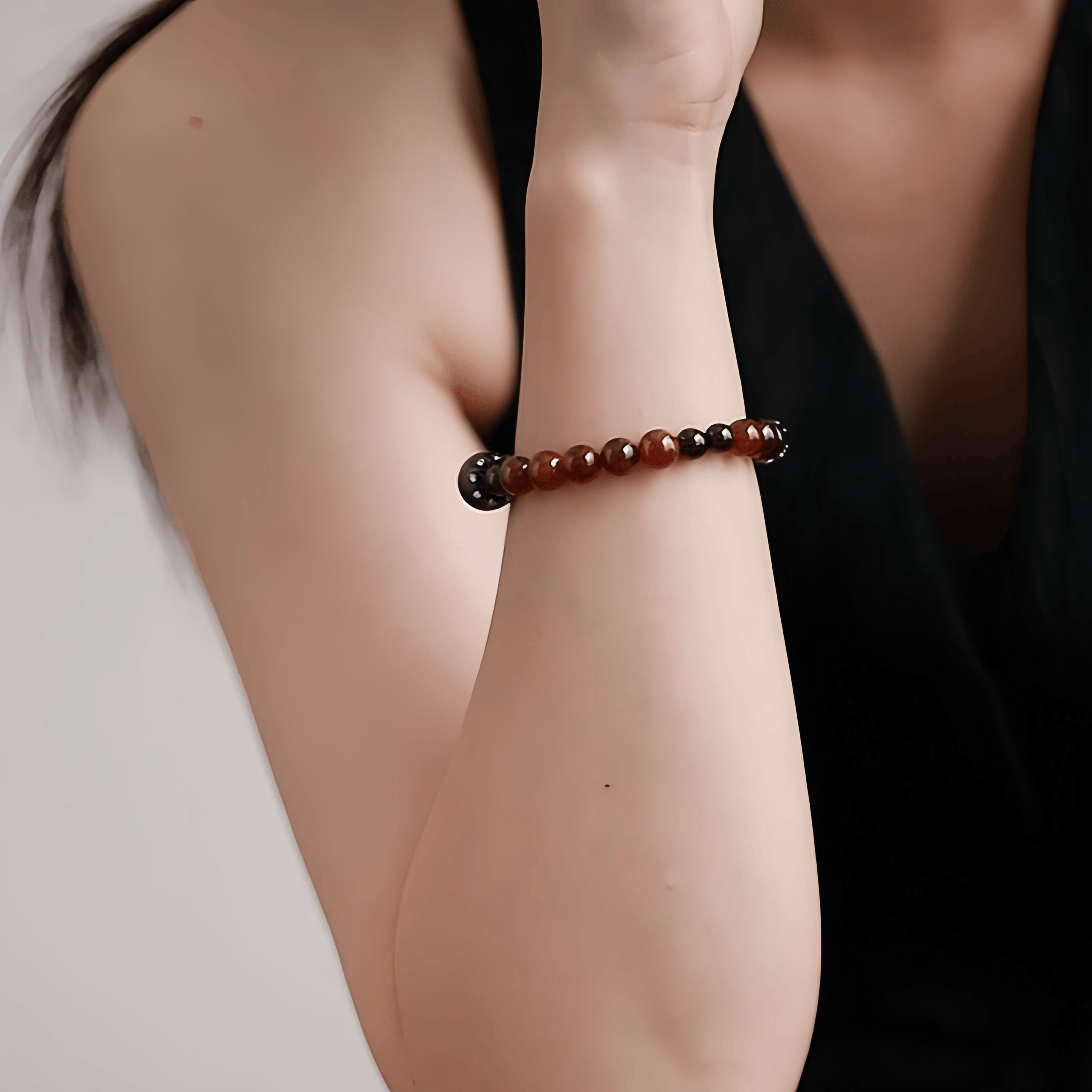 OZ Himalaya Series RD1002 Elegant Mandarin Garnet & Spessartite Garnet Bracelet - Silver Sheen Obsidian Accent