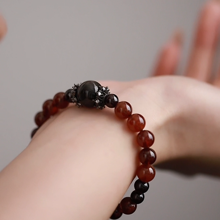 OZ Himalaya Series RD1002 Elegant Mandarin Garnet & Spessartite Garnet Bracelet - Silver Sheen Obsidian Accent